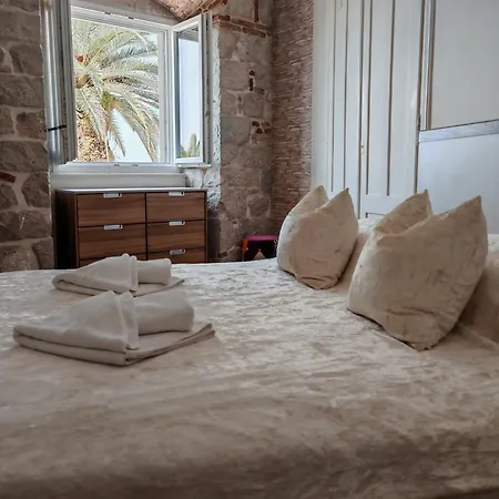 Апартаменти Luxury Riva With A Magnificient View *