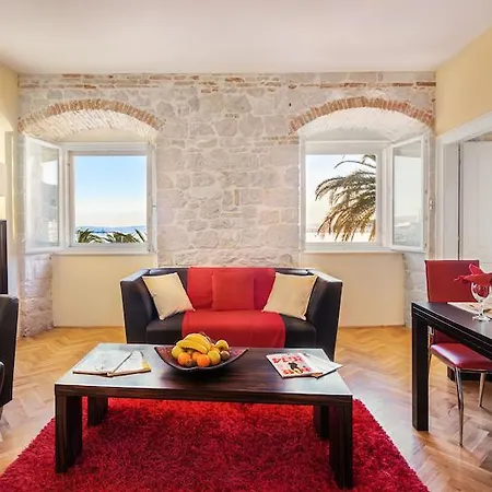 Апартаменти Luxury Riva With A Magnificient View *