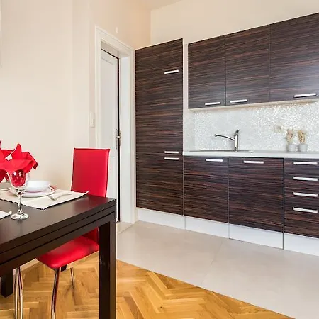 Апартаменти Luxury Riva With A Magnificient View *