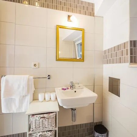 Апартаменти Luxury Riva With A Magnificient View *