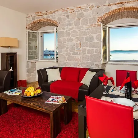 Апартаменти Luxury Riva With A Magnificient View *